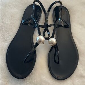 Elegant Black Sandals with Pearl Accent